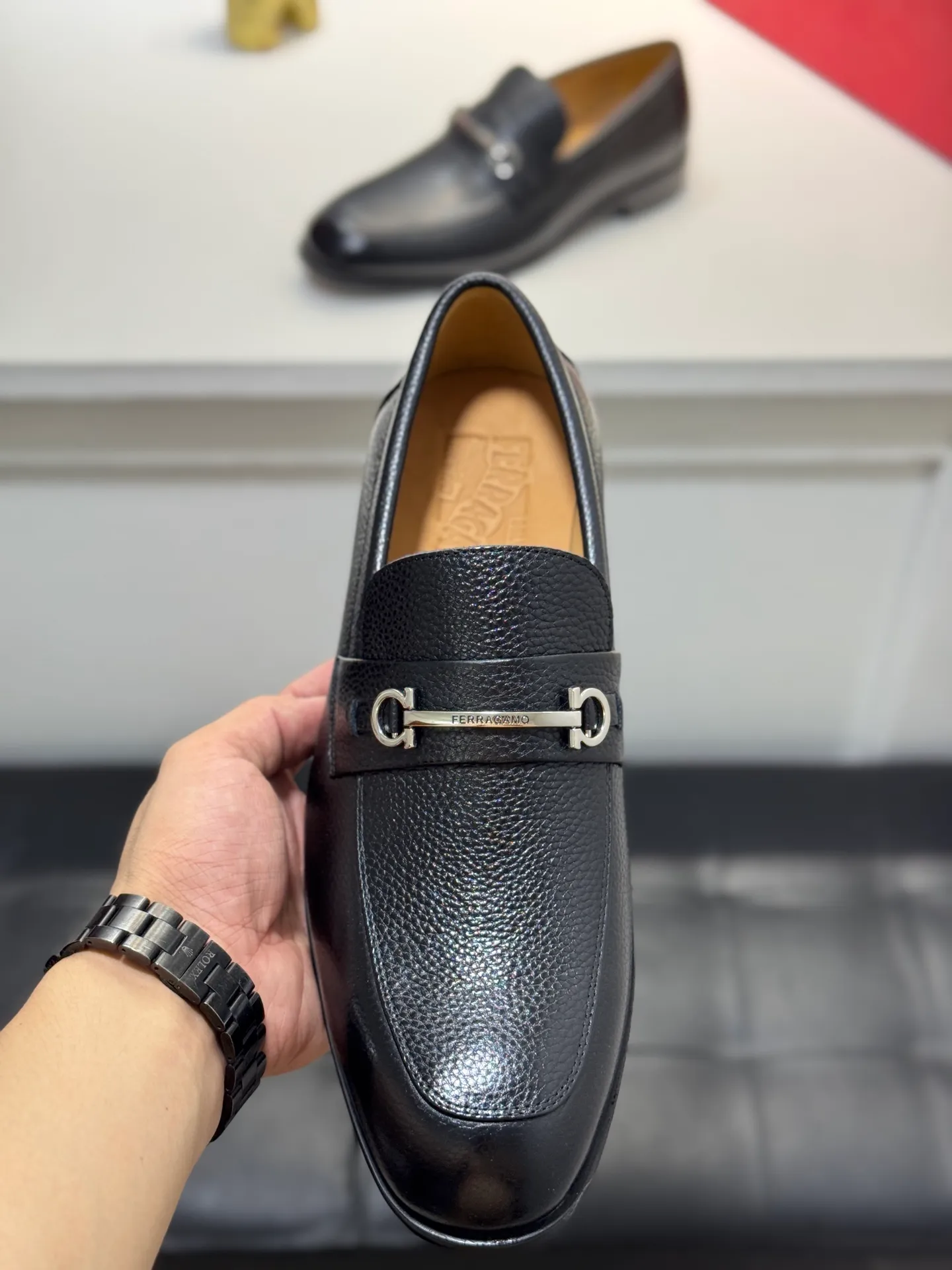 Men's shoes 💰460 Ferragamo [Ferragamo] top imported suit men's shoes 💯Original copy of the official website, product materials: selected imported embossed calfskin + luxury hardware buckle accessories ~ imported water-dyed cow 🐂 leather lining. Strong three-dimensional visual effect, original combination outsole, multiple colors available😘 Size: 39-44 (38.45.46.47 customized YS)